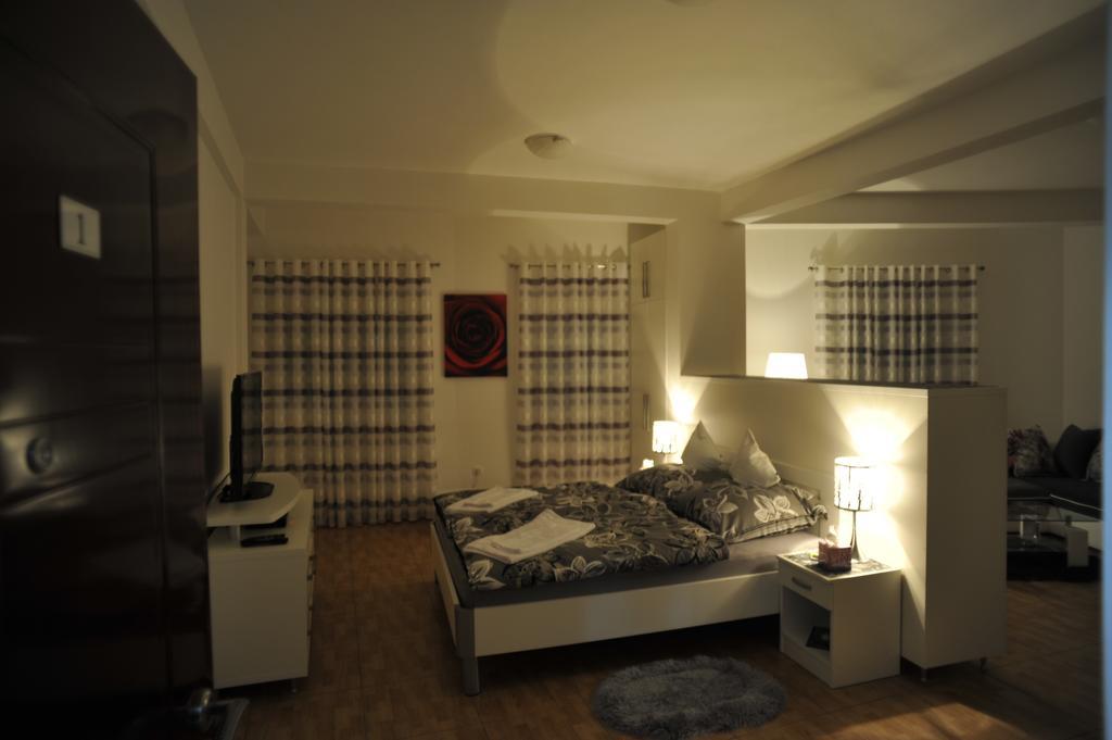 Apartment Jovana Nikšić Pokoj fotografie
