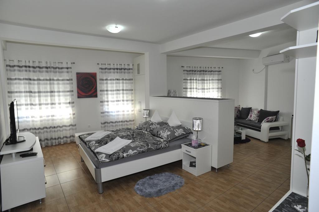 Apartment Jovana Nikšić Pokoj fotografie